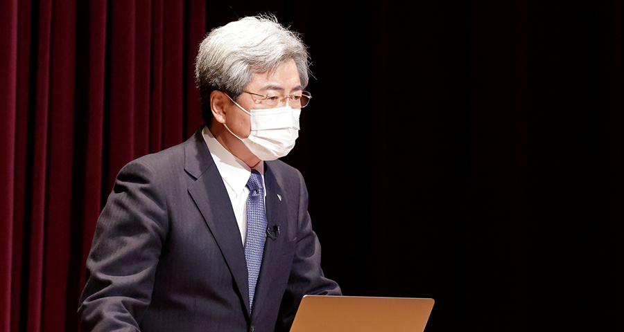 写真：中川 俊男 日本医師会会長