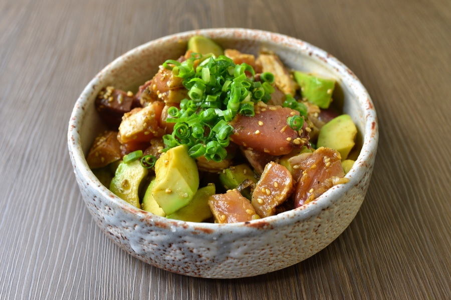 アボカドまぐろ丼