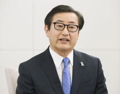 弦間先生