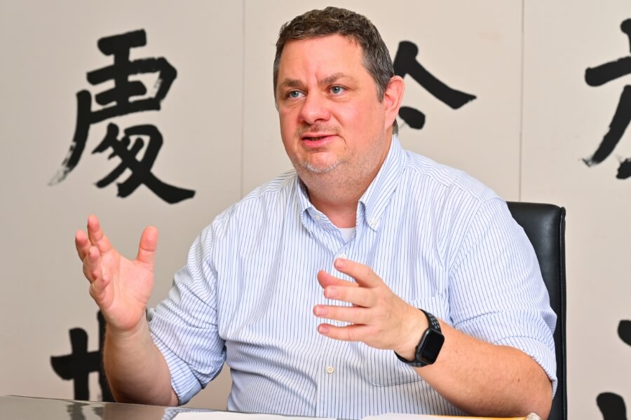 灘中学校・灘高等学校 ジェイソン・トムズ教諭