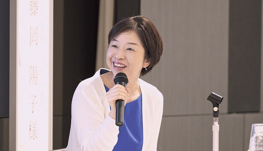 写真：藤岡陽子