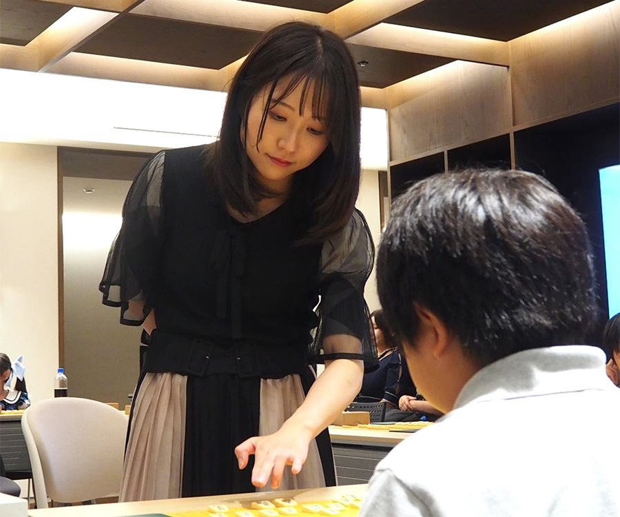 武富礼衣女流二段