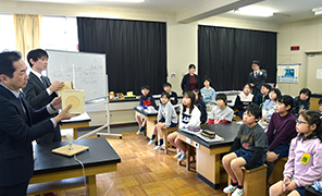 出張授業：旭化成株式会社の様子2
