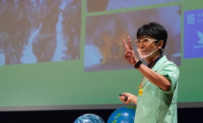 かんきょう1日学校：eco実験パフォーマンスの様子4
