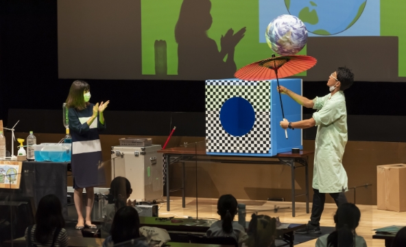 かんきょう1日学校：eco実験パフォーマンスの様子5