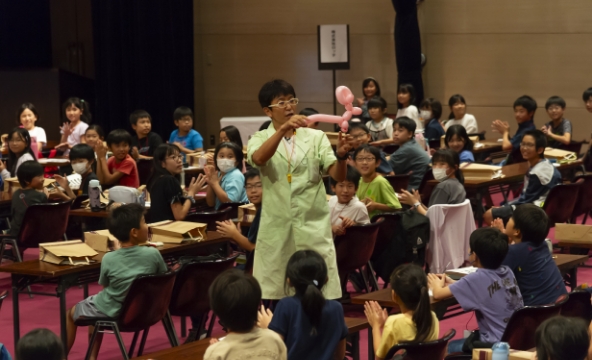 かんきょう1日学校：eco実験パフォーマンスの様子4
