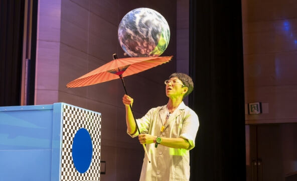 かんきょう1日学校：eco実験パフォーマンスの様子4