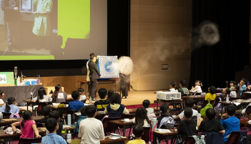 かんきょう1日学校：eco実験パフォーマンスの様子3