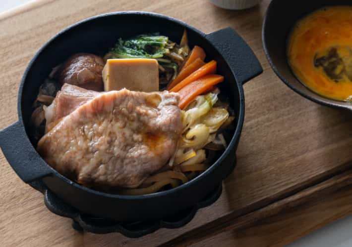 松阪牛5等級を使った特製牛すき焼き小鍋