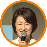 司会 田村あゆちさん （フリーアナウンサー）