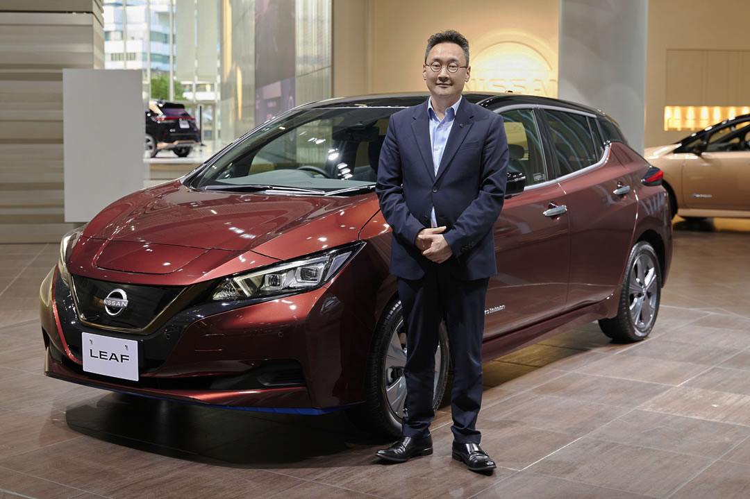 量産型EVのさきがけ「リーフ（LEAF）」を発売し、EVのトップランナーとして市場を牽引（けんいん）
