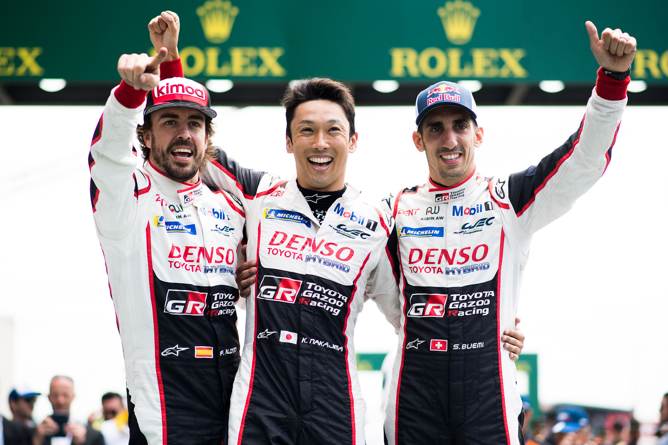 2018年のル・マンで悲願の優勝を果たしたTGRのメンバー　写真提供：トヨタ自動車