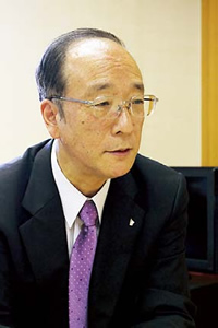 専修大学矢野建一学長