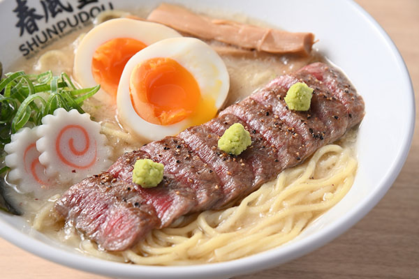 Aman dan Halal! Mari nikmati ramen, Beef Katsu, dan manisan khas Jepang.