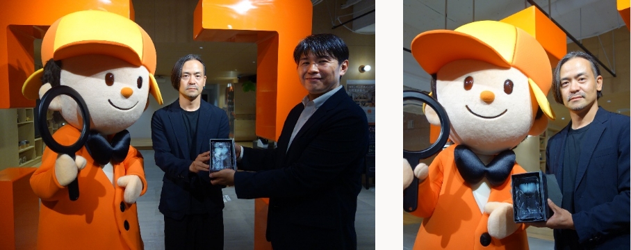 グランプリトロフィーを手にする川嵜鋼平・株式会社LIFULL執行役員 CCO（Chief Creative Officer）